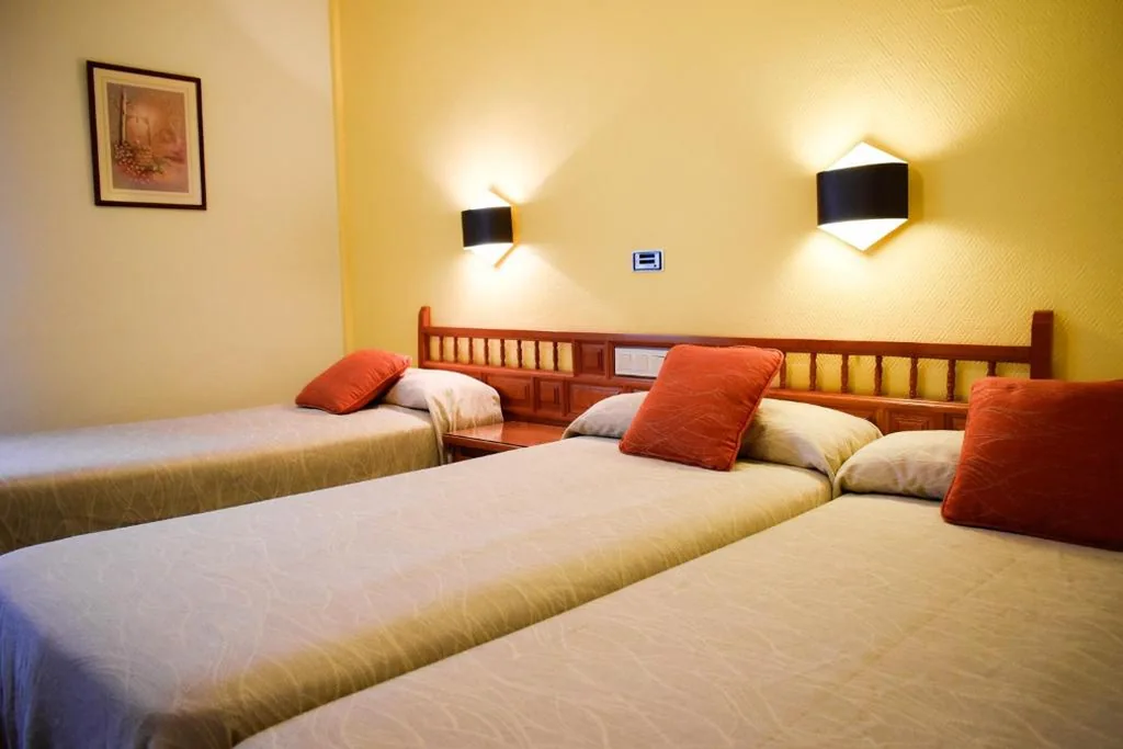 Camera Tripla Standard — Hotel La Colina