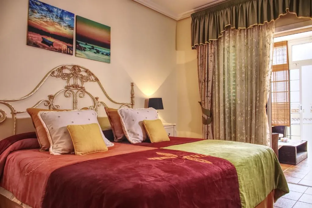 Habitación Doble con vistas al mar — Hotel La Colina
