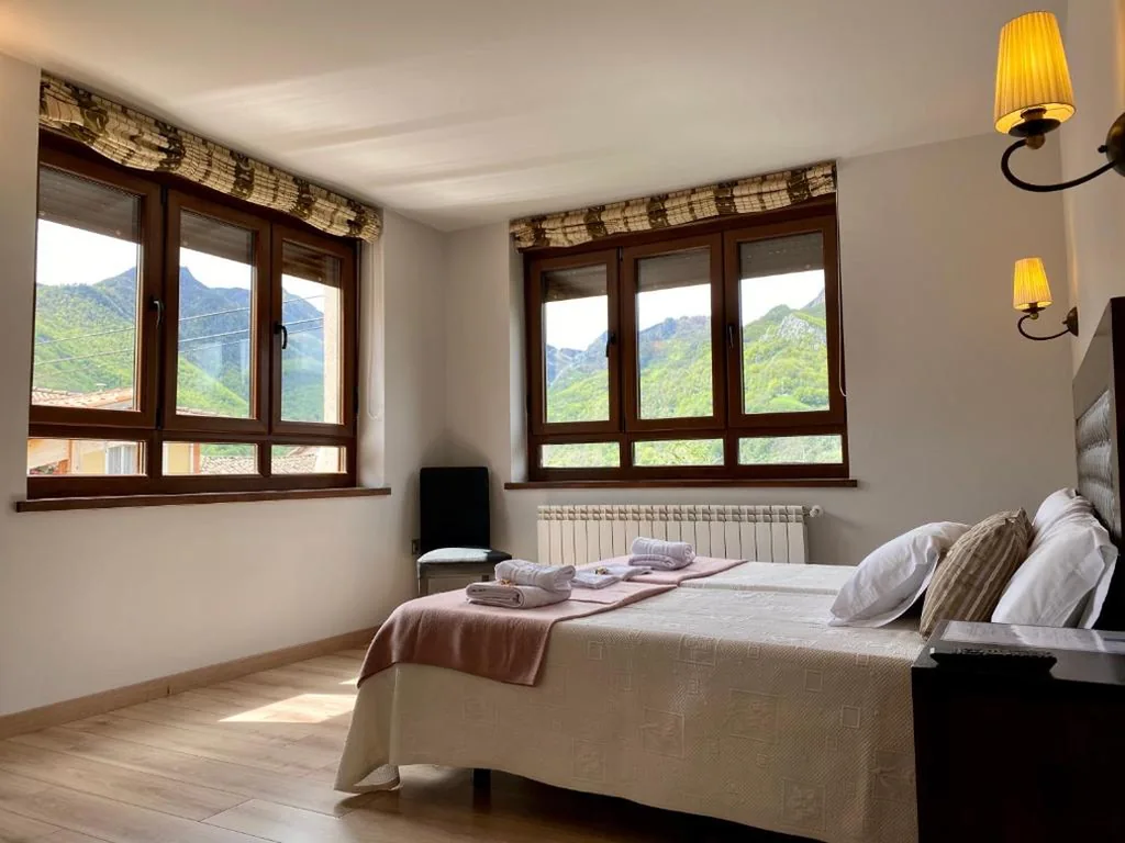 Camera doppia con letti singoli — Hotel La Cuna del Sella