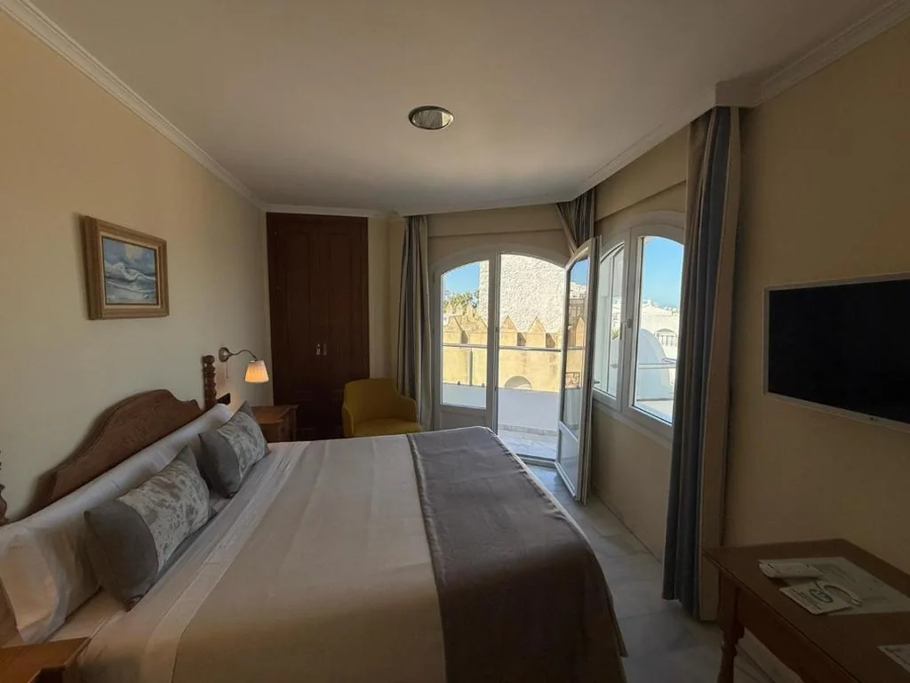 Doppelzimmer mit Balkon und Meerblick — Hotel La Española