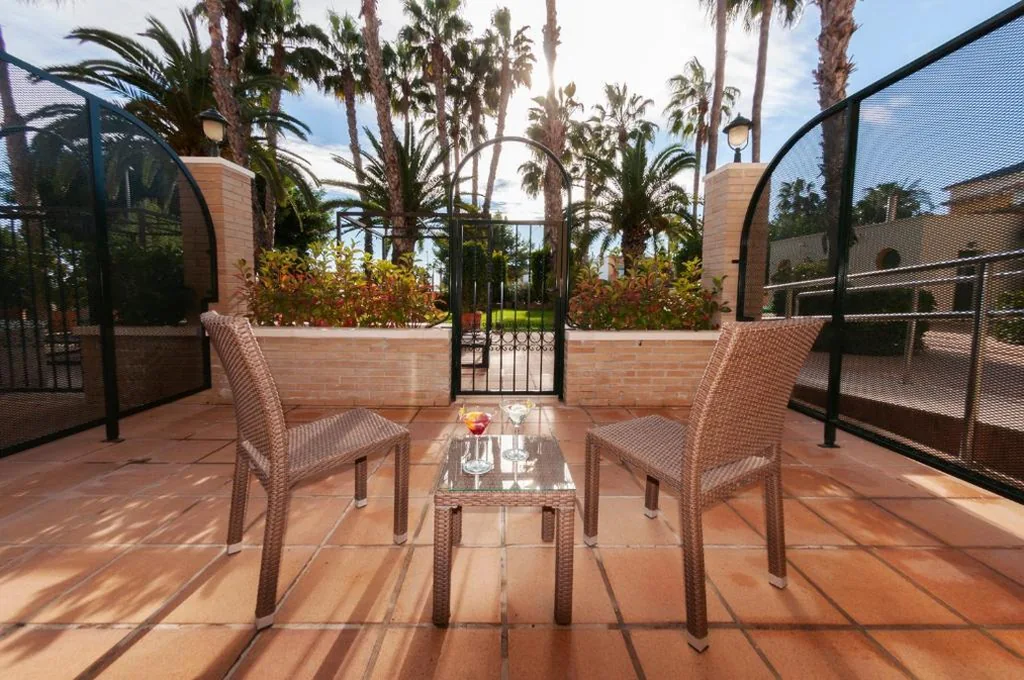 テラス付きダブルルーム — Hotel La Laguna Spa & Golf