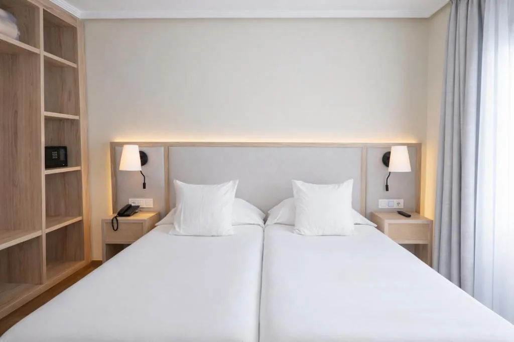 スタンダードシングルルーム — Hotel La Laguna Spa & Golf