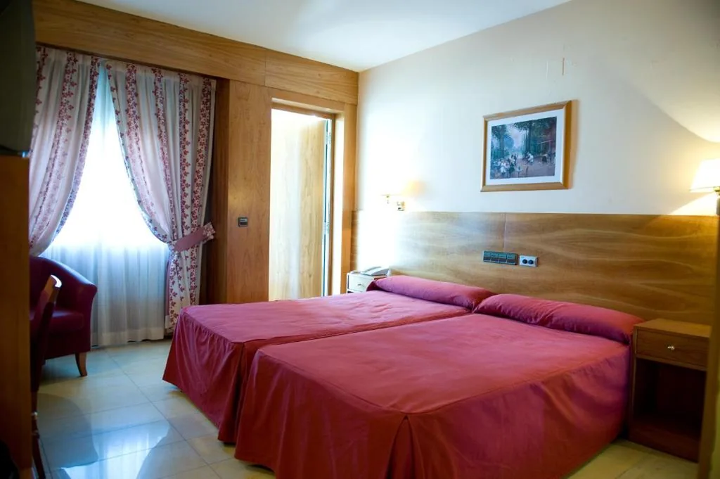 ダブルルーム（シングルベッド2台またはダブルベッド1台） — Hotel La Maruxiña
