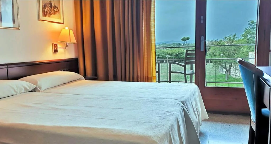 Quarto Duplo - 2 camas — Hotel La Masia