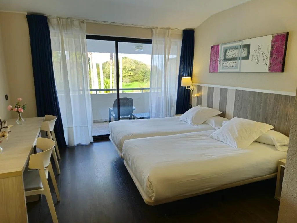 Doble Superior — Hotel La Palma de Llanes by gaiarooms