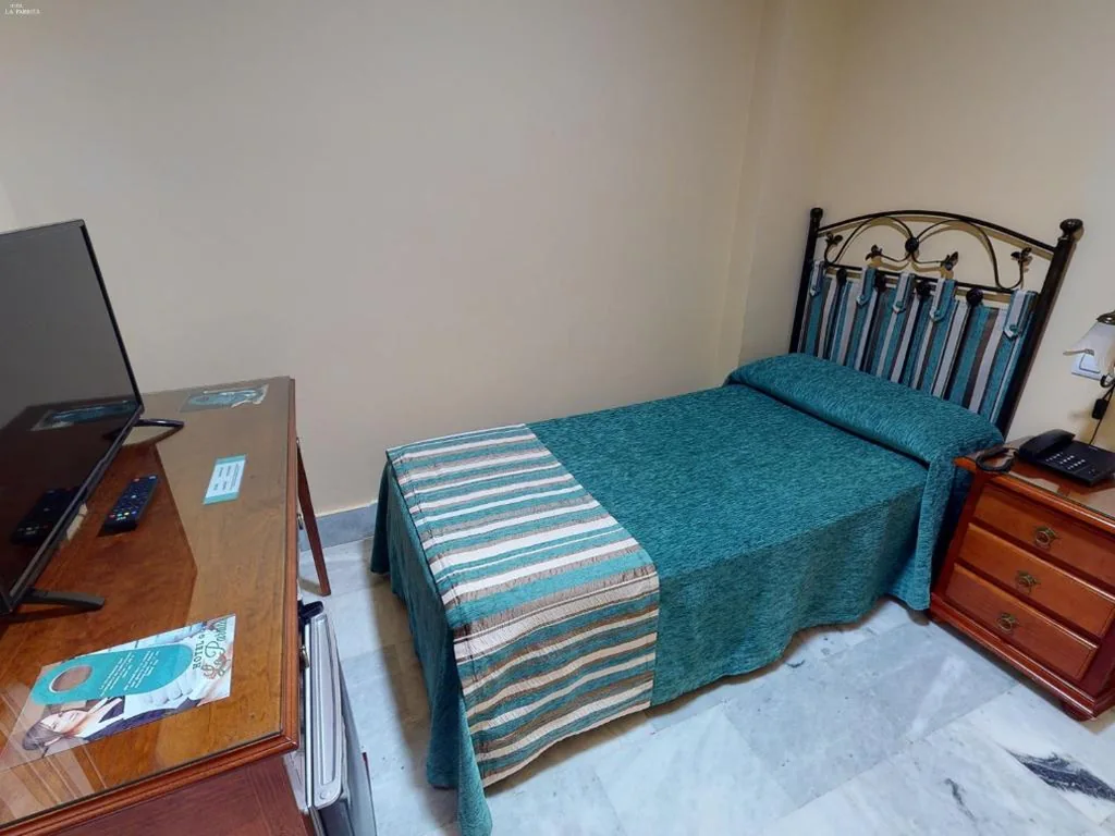 Single Room - Interior — Hotel La Parrita