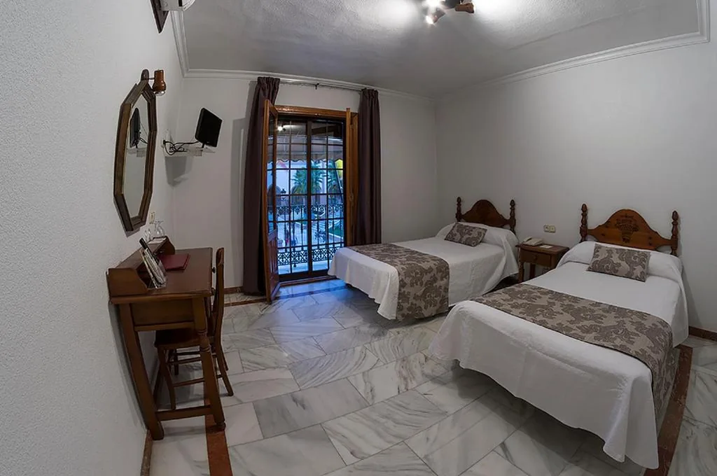 Habitación Doble - 2 camas — Hotel La Pinta