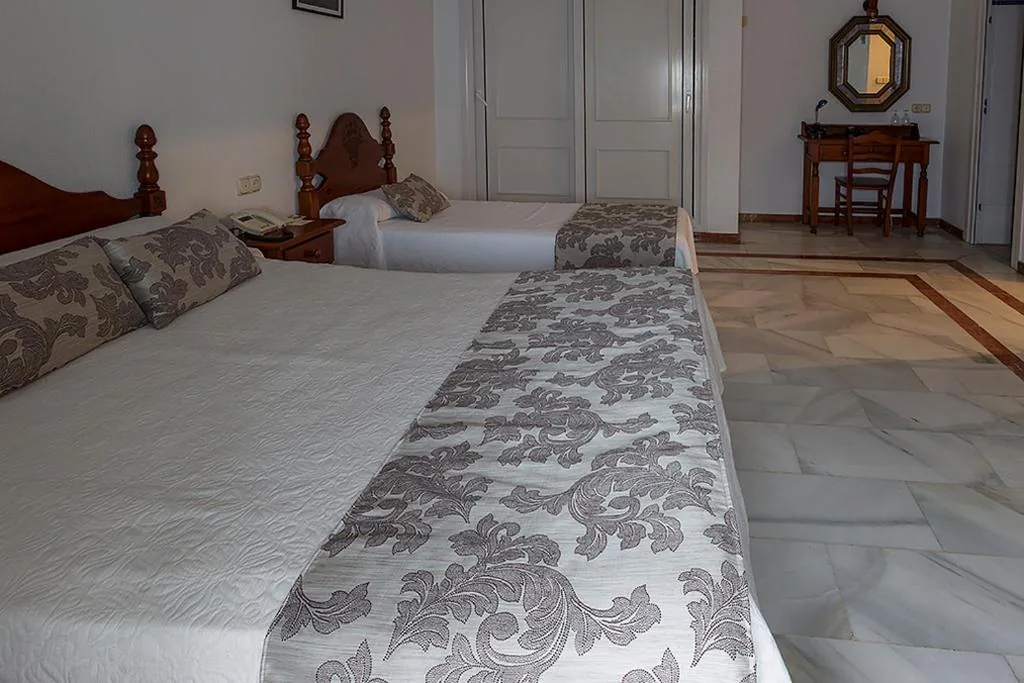 Habitación Triple — Hotel La Pinta