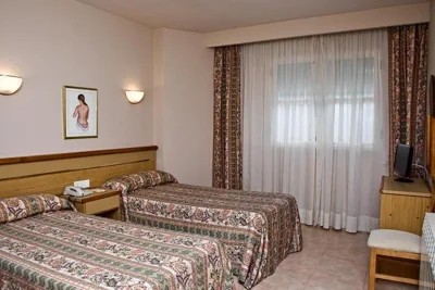 Hotel La Piqueta — foto 2