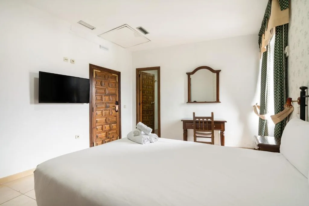 Comfort-Vierbettzimmer — Hotel La Quinta de Santillán