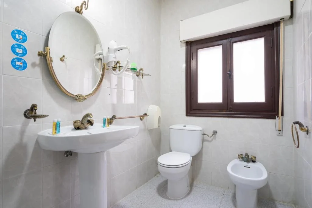 Economy-Doppelzimmer mit 2 Einzelbetten — Hotel La Quinta de Santillán