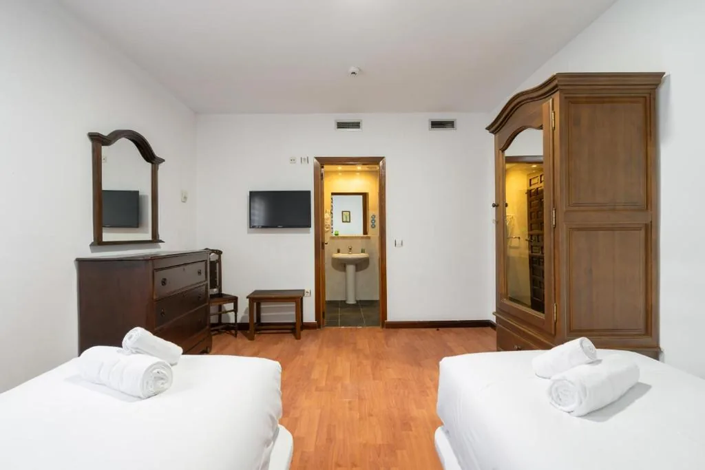 Standard-Doppelzimmer mit 2 Einzelbetten — Hotel La Quinta de Santillán