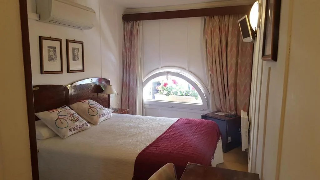 Habitación Doble Económica — Hotel La Residencia