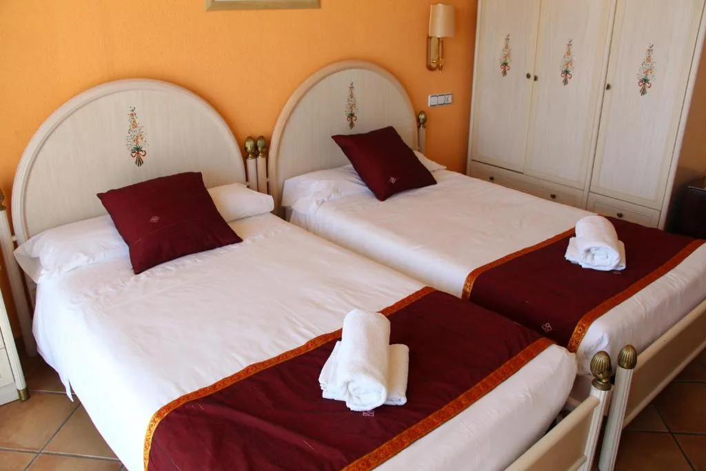 Doppelzimmer mit Terrasse und teilweisem Meerblick — Hotel La Riviera
