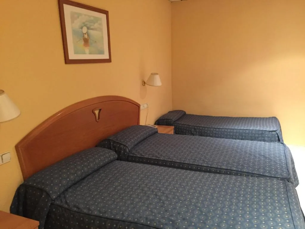 Habitación Triple Básica — Hotel La Union