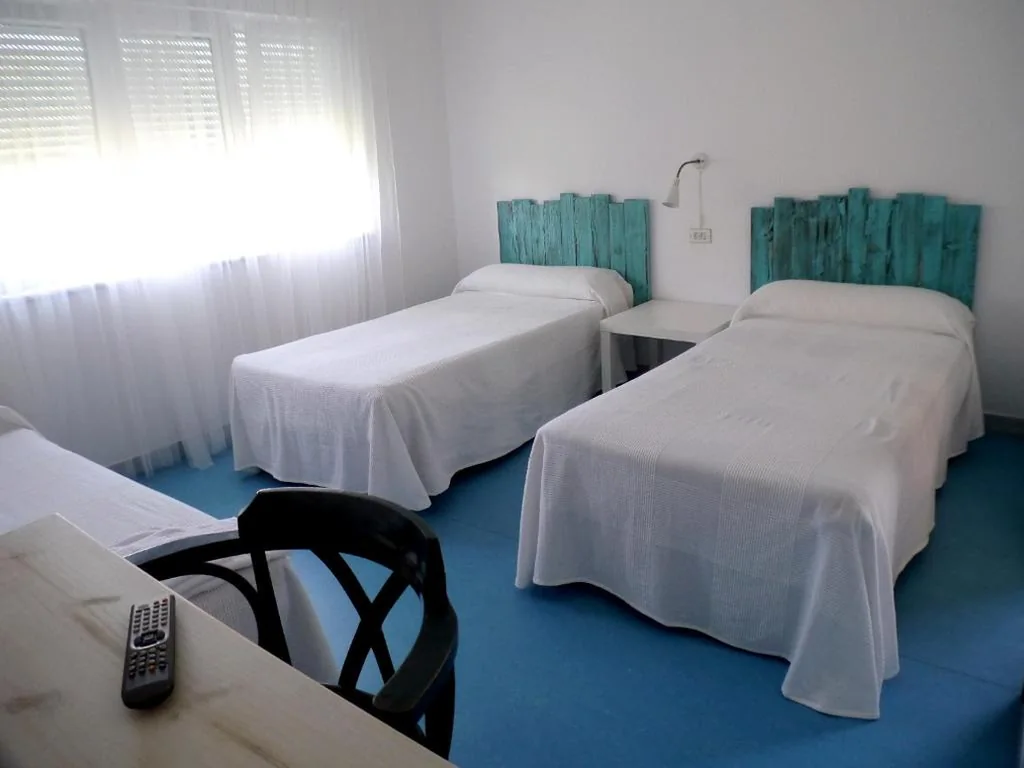Habitación Triple — Hotel Langosteira