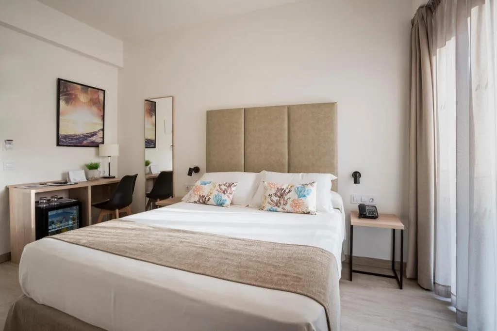 Quarto Duplo com Vista para a Piscina — Hotel Las Arenas