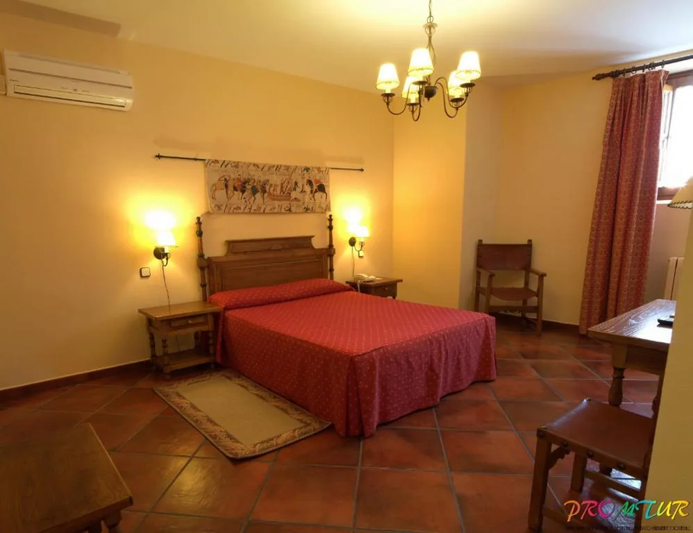 Quarto com cama de casal grande — Hotel Las Cancelas