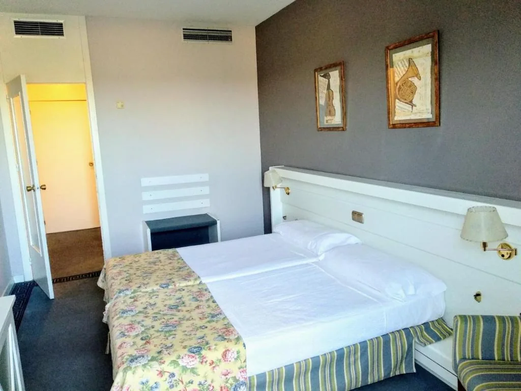 Camera doppia - 1 o 2 letti — Hotel Las Cigüeñas