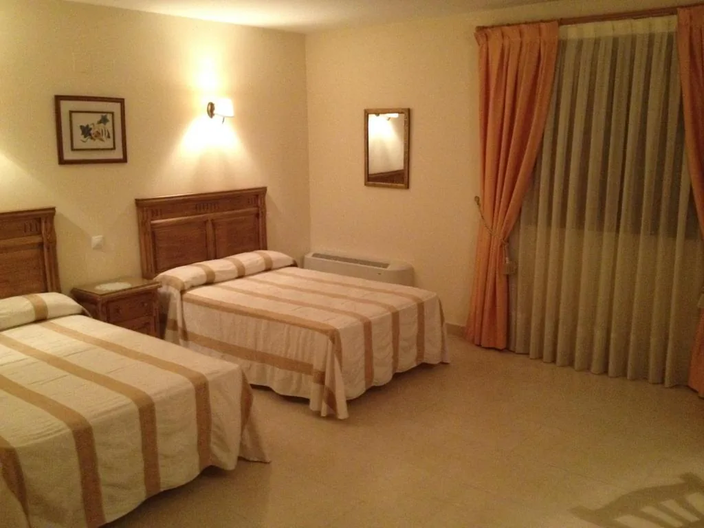Camera Doppia con 2 letti — Hotel Las Fuentes