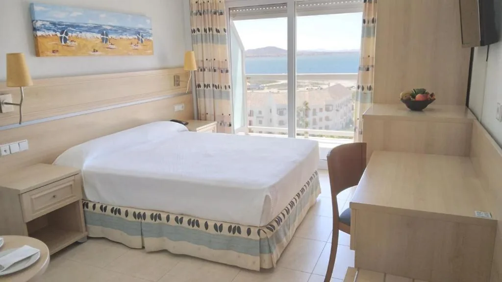Doppelzimmer mit Balkon und Meerblick — Hotel Las Gaviotas