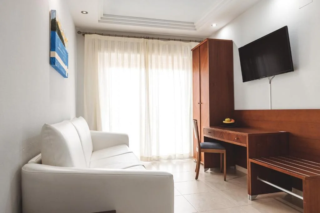 Junior Suite mit Balkon — Hotel Las Gaviotas