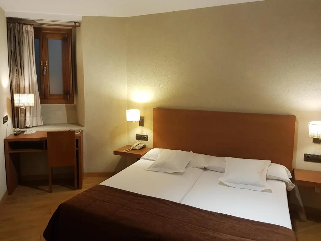 Economy Twin Room — Hotel Las Leyendas