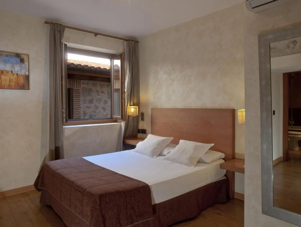 Standard Room with 1 Large Bed — Hotel Las Leyendas
