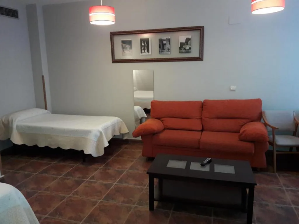 Habitación Triple — Hotel Las Murallas
