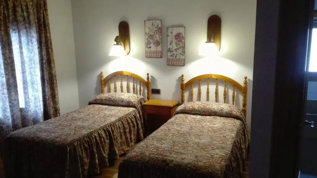 Habitación Doble Estándar con vistas a la montaña - 2 camas — Hotel Las Nieves
