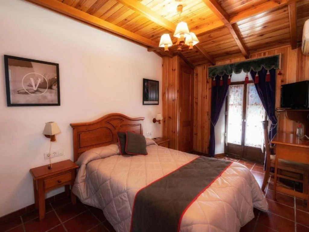 Camera doppia piccola — Hotel Las Palmeras by Vivere Stays