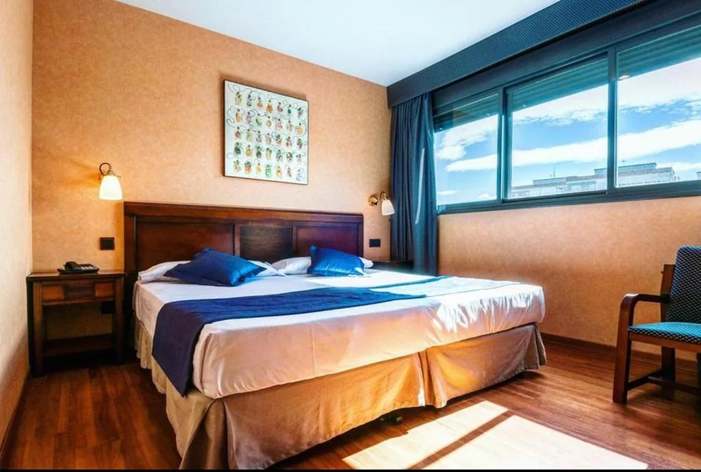 Habitación Doble 2 camas  (1 ó 2 personas) — Hotel Las Provincias