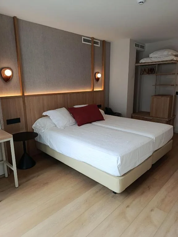 Dreibettzimmer — Hotel Las Rocas de Isla