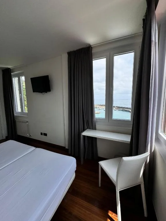 Suite — Hotel Lastres Miramar