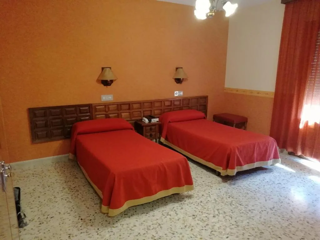 Chambre lits jumeaux — Hotel Latre