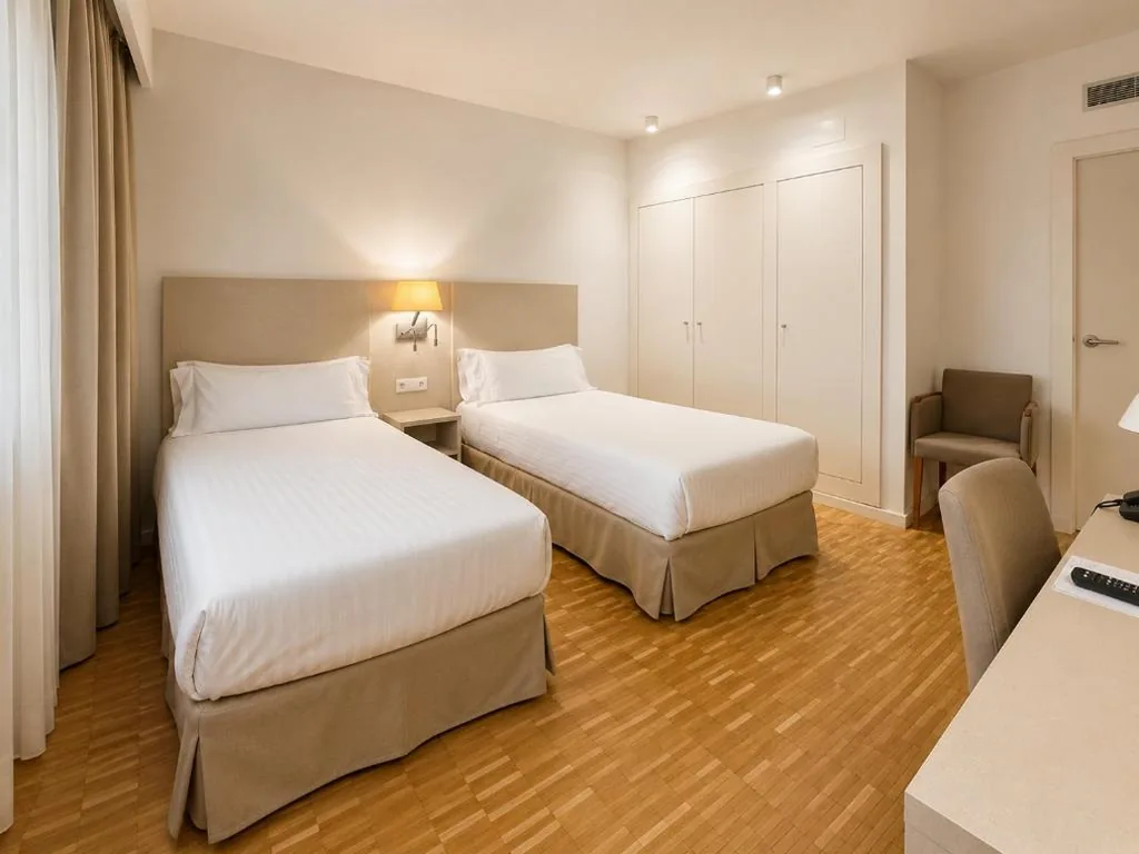 Tweepersoonskamer - 1 of 2 bedden — Hotel Lauria