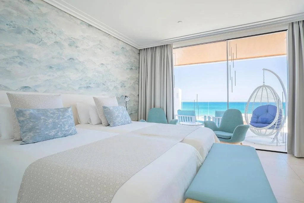 スパ利用込み海の景色を望むデラックスルーム — Hotel Lava Beach