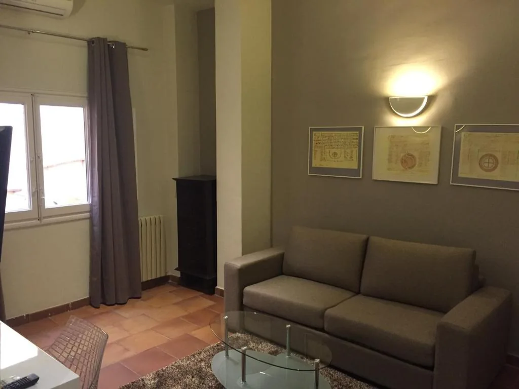 Doppelzimmer mit Sitzbereich — Hotel Leonor de Aquitania
