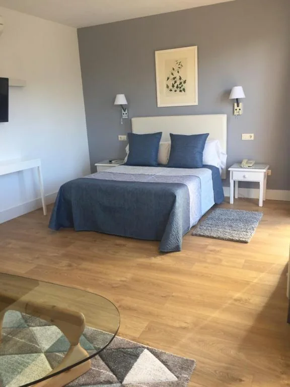 Superior-Doppelzimmer mit Bergblick — Hotel Leonor de Aquitania