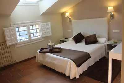 Hotel Leonor de Aquitania — Foto 6