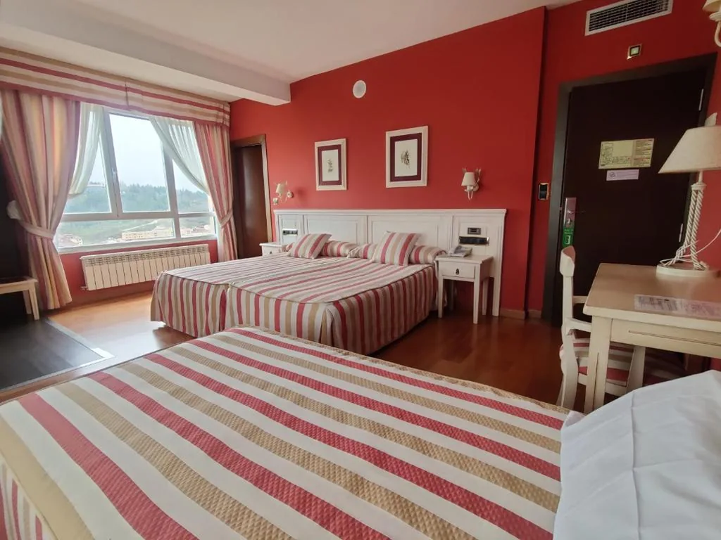 トリプルルーム — Hotel Leonor Mirón
