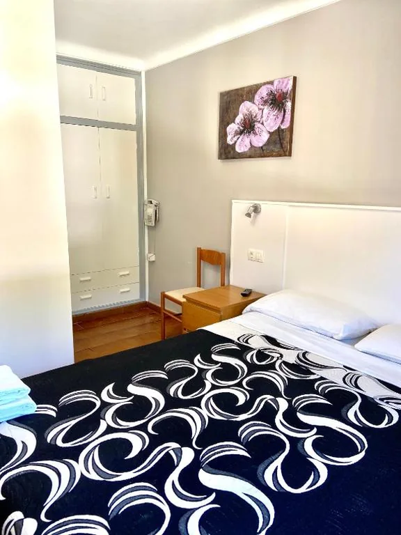 Quarto Quádruplo Conforto — Hotel Les Roques