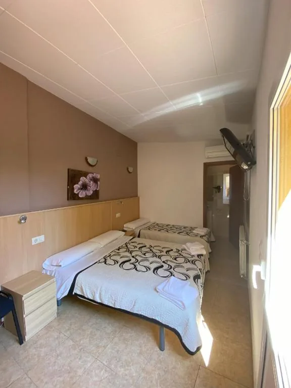 Quarto Familiar (4-5 adultos) — Hotel Les Roques