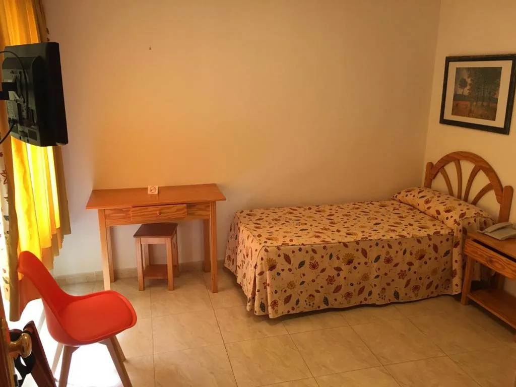 单人间 — Hotel Levante