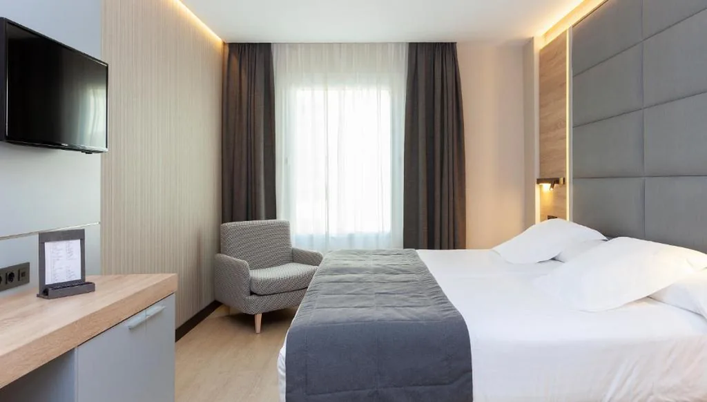 Habitación Familiar (2 adultos + 2 niños) — Hotel Liabeny