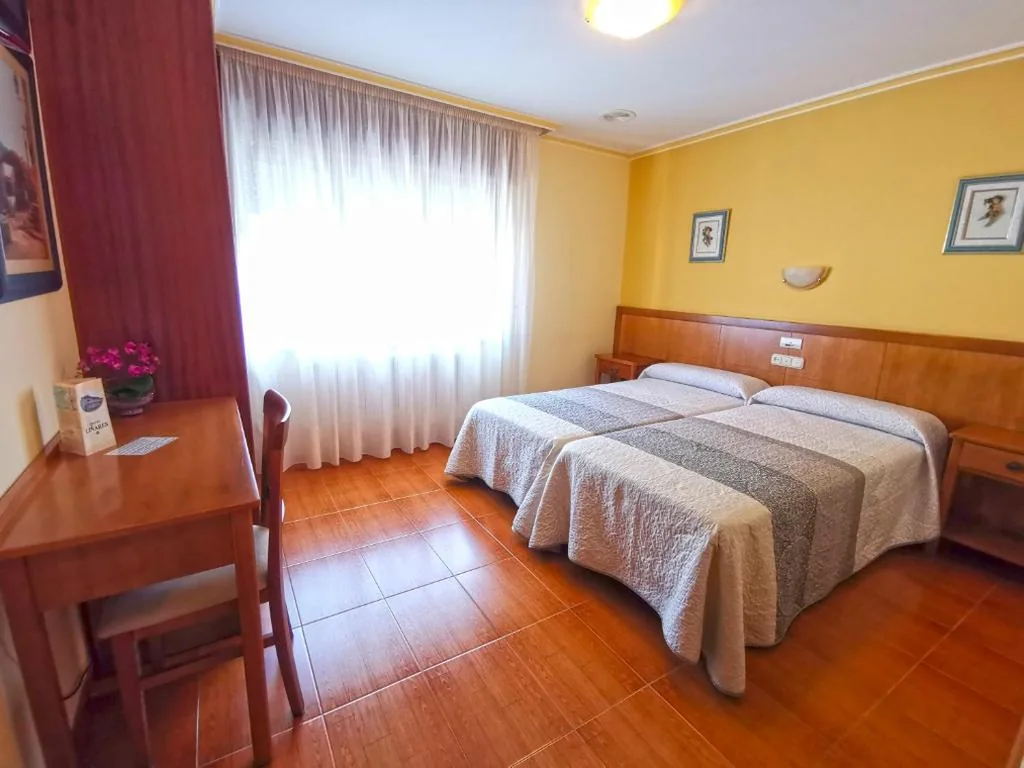 Doppelzimmer – 1 oder 2 Betten — Hotel Liñares
