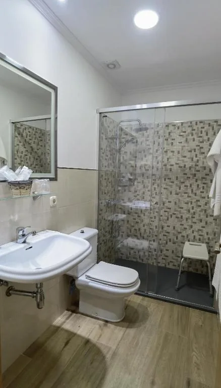 Doppelzimmer mit Aussicht – 2 Betten — Hotel Liñares