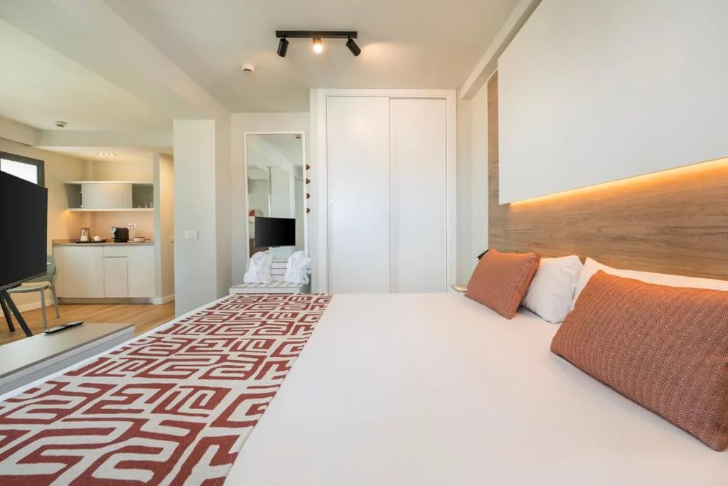 Suite Junior Superior (2 adultos + 1 niño) — Hotel LIVVO Anamar Suites