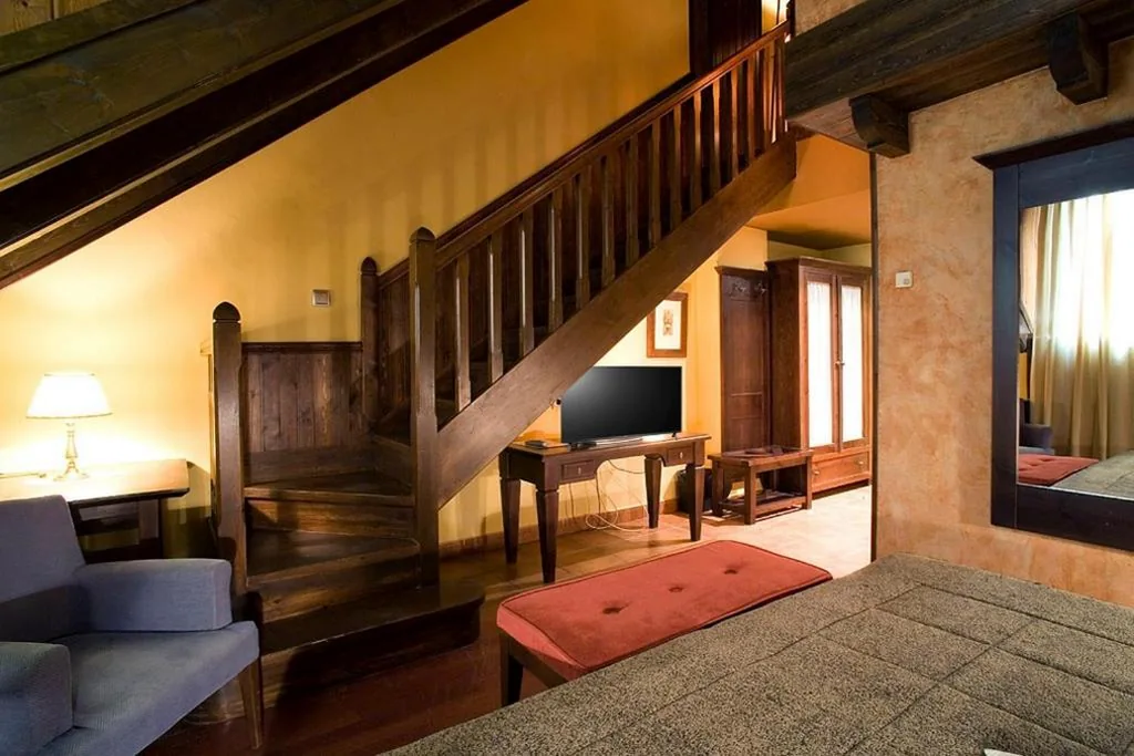 Habitación Cuádruple Dúplex — Hotel LLanos del Hospital