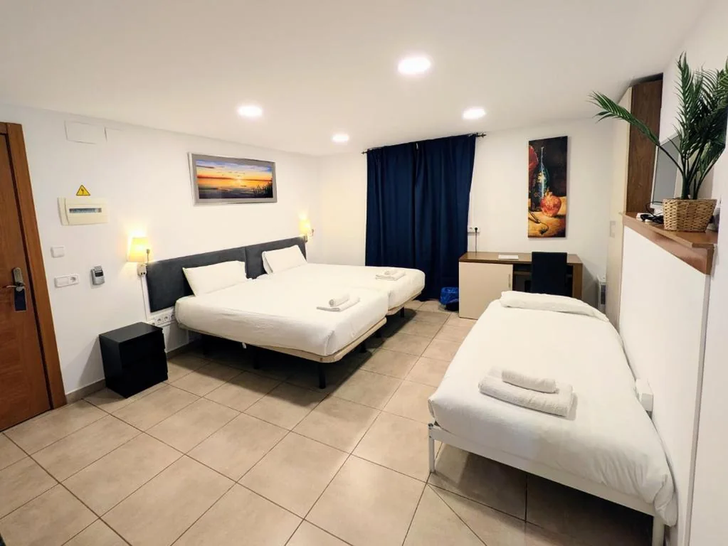Camera tripla — Hotel Llar de Capitans